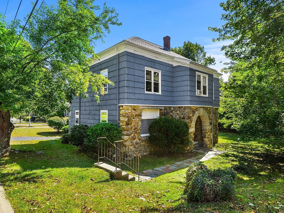 1st image of 131 Altamont Ave