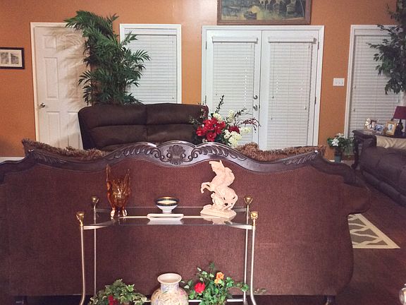 3rd image of 3887 Pecan Dr