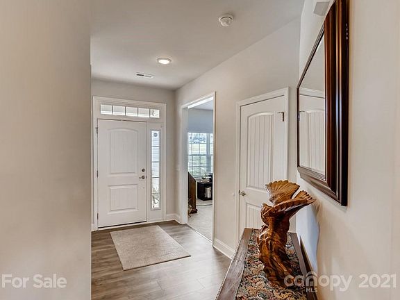 3rd image of 107 Wylie Trl