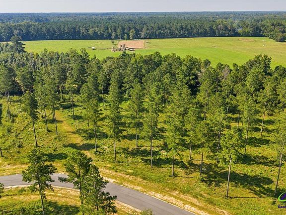 5th image of 16 Evergreen Dr