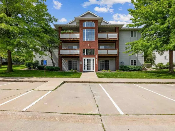 2504 Rushmore Dr #75, Iowa City, IA 52246