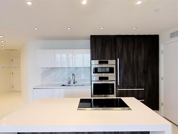 4th image of 851 NE 1st Ave Unit 5103