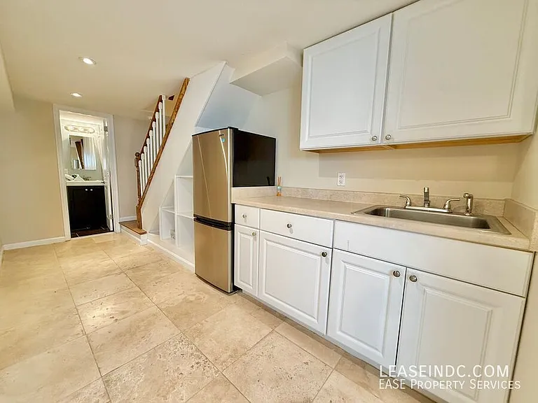 159 V St NE — Photo 29
