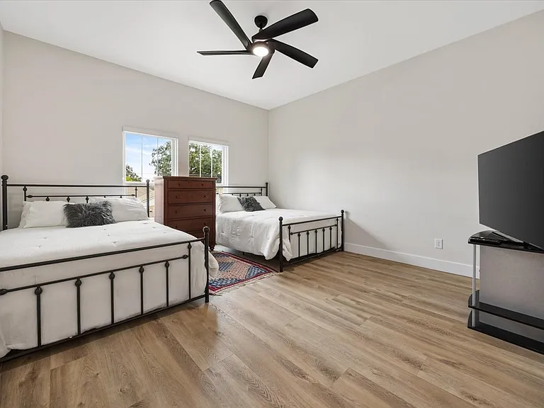 2522 Park Row Ave — Photo 16