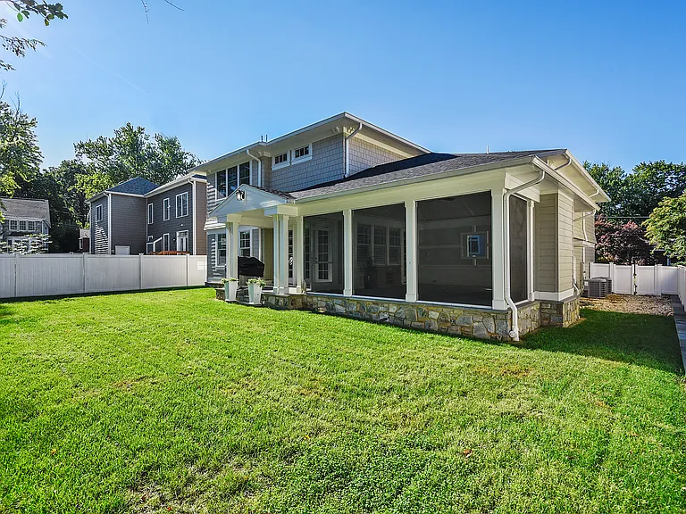 8703 Bradmoor Dr — Photo 5