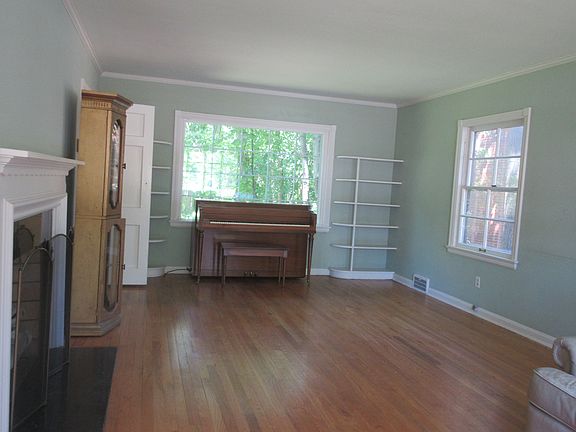 4th image of 2384 S Belvoir Blvd