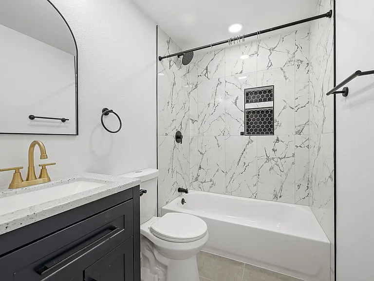 23 University Dr — Photo 22
