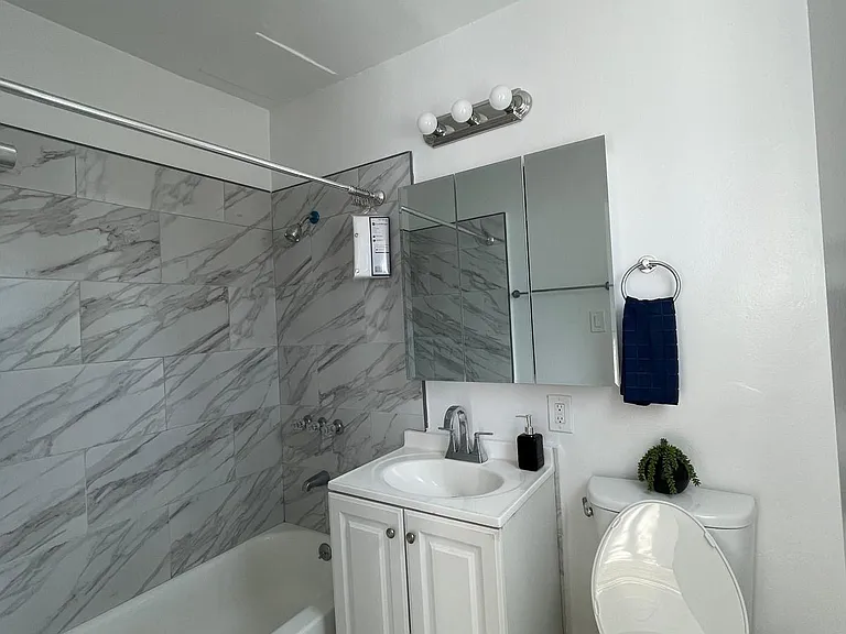 10341 Zelzah Ave #14 — Photo 7