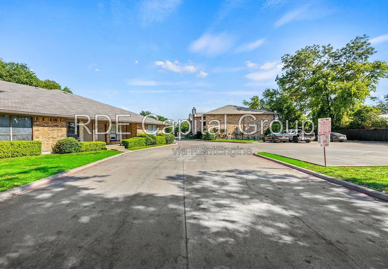 2 bed, 2.0 bath, 900 sqft, $1,125 — Photo 2