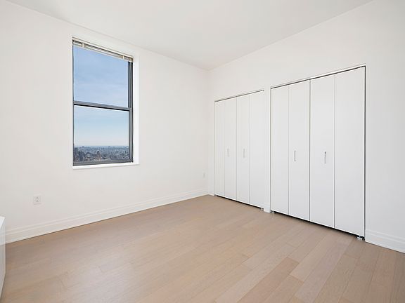 5th image of 70 Pine St APT 5304