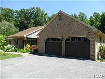 3rd image of 2456 Alpine Dr