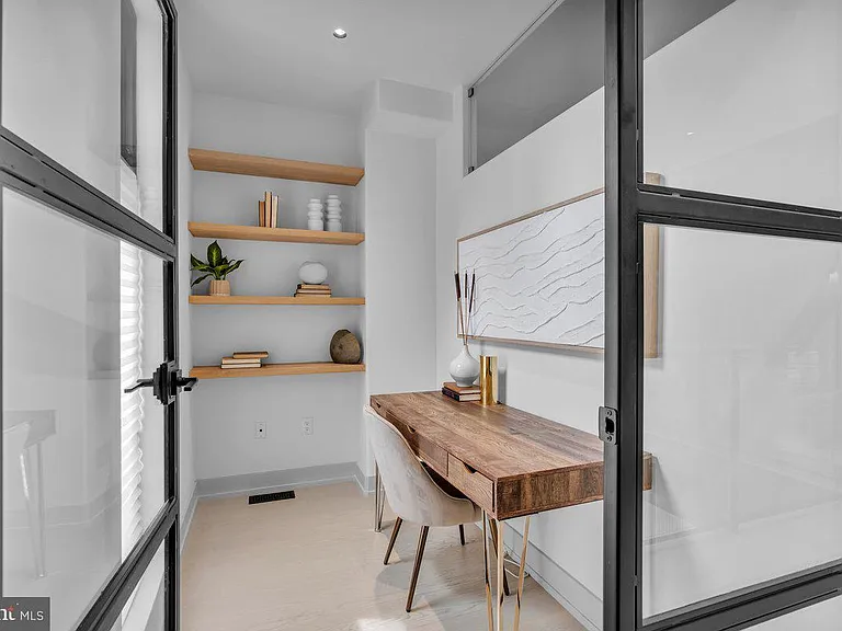 110 S Bonsall St — Photo 13