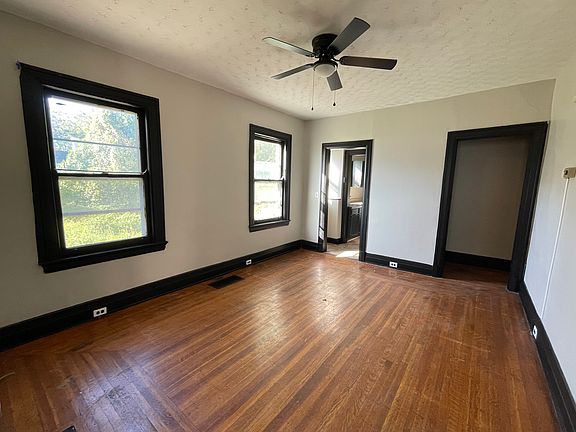 2nd image of 676 Glenwood Ave #1
