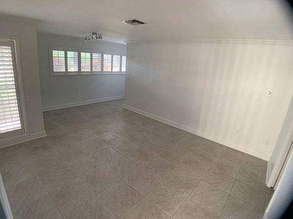 3rd image of 1211 Campo Sano Ave