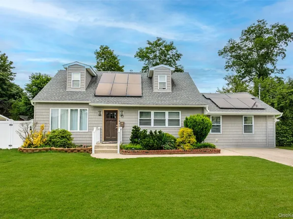 92 Wright Avenue, Deer Park, NY 11729