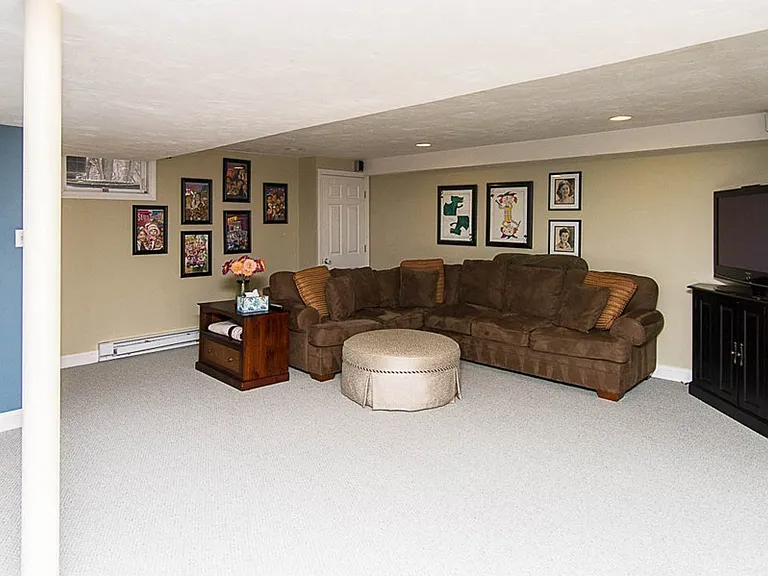 23 Hunting Ln #23 — Photo 11