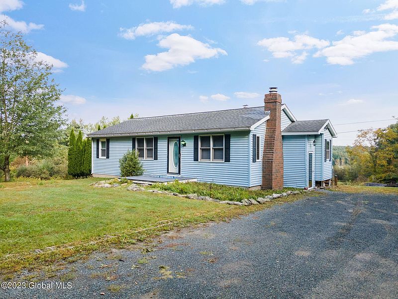 3rd image of 72 Storm Hill Road