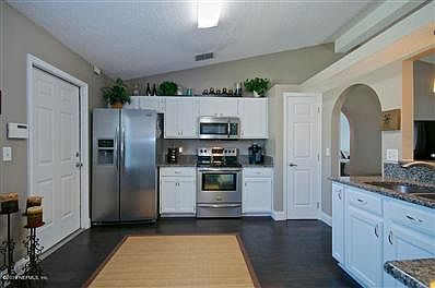 5th image of 12458 Antler Hill Dr N