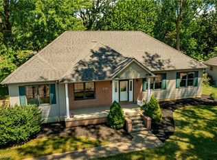 6621 Allandale Dr, Amherst, OH 44001