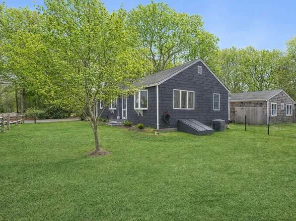 111 Oak Ln, Amagansett, NY 11930