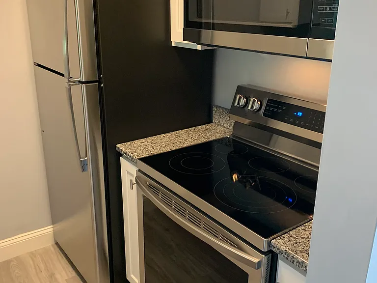 213 Park Ave — Photo 4