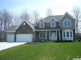 Home for Sale in Mentor, Ohio $359,900