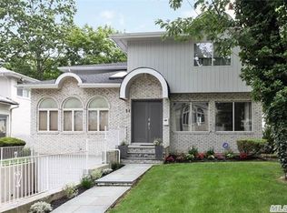 51 Warwick Rd, Great Neck, NY 11023