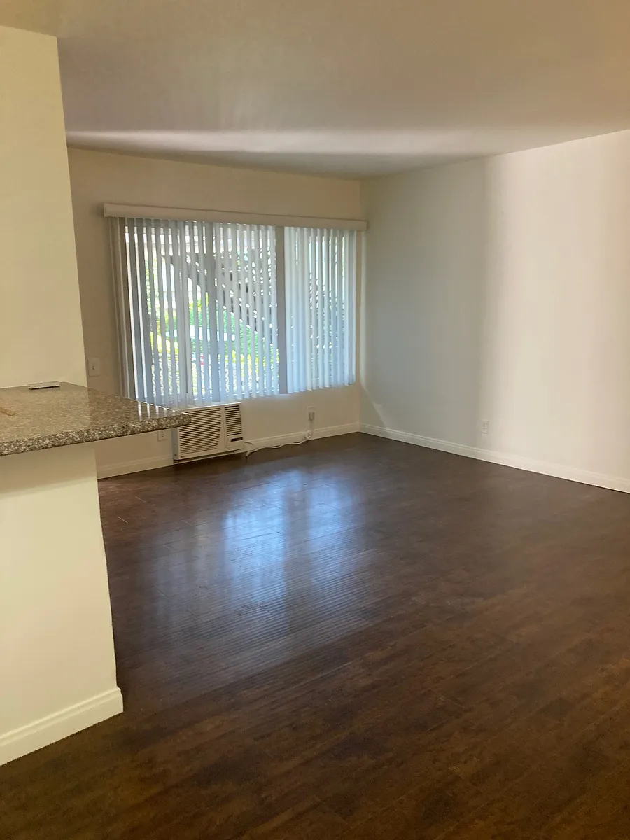 Building Photo - 4232 Fair Ave #14