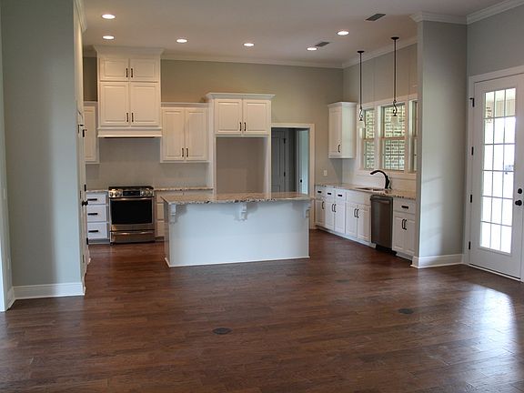 2nd image of 106 Ayreswood Dr