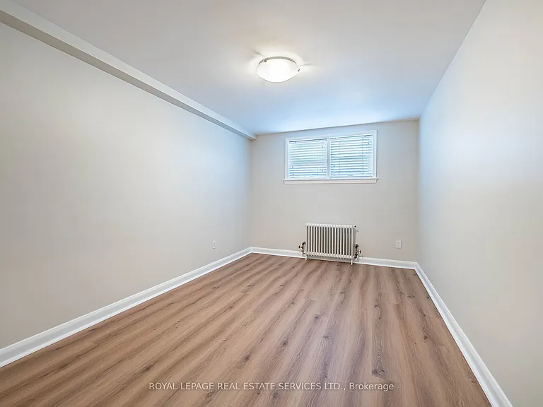 40 Emerald Cres #1 — Photo 21