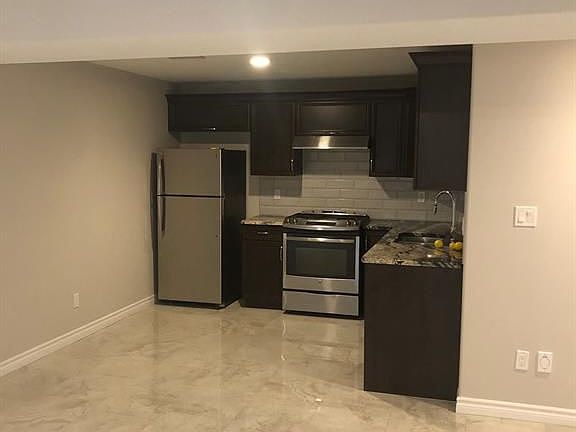 5th image of 1055 Thunderbay Ave