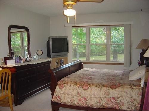 5th image of 170 Fox Haven Ln