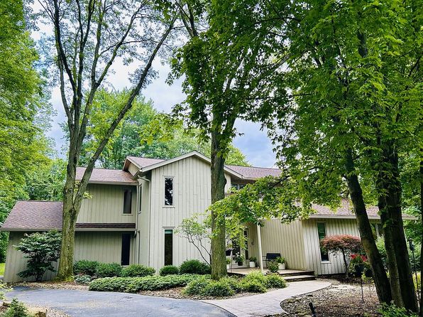 15 Laurel Hill Ln