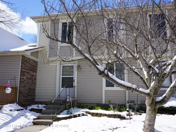 2041 Lac Du Mont Dr, Haslett, MI 48840