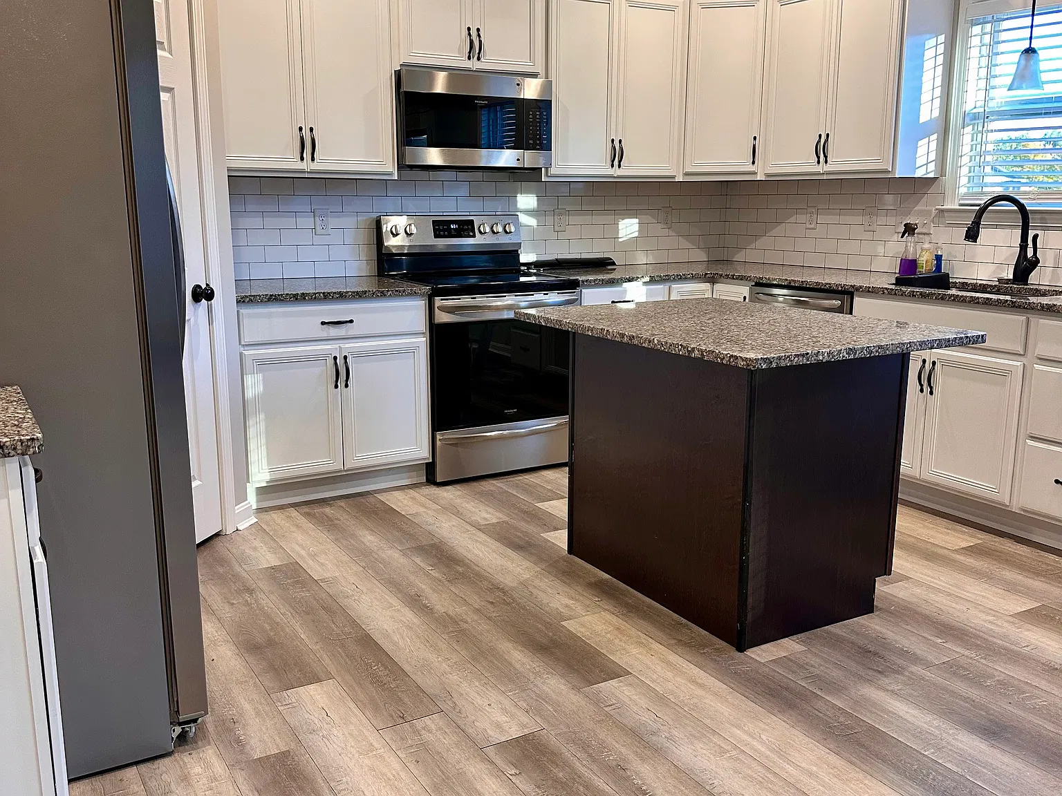 4 bed, 3.5 bath, 3325 sqft, $2,795 — Photo 3