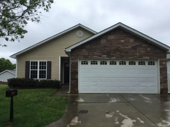 148 Charlotte Ct, Winston Salem, NC 27103