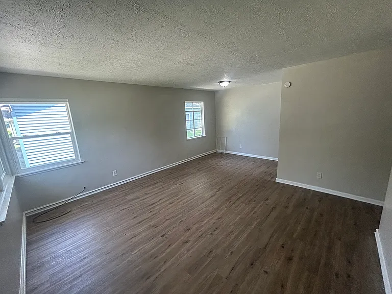 4381 Johnson St — Photo 16