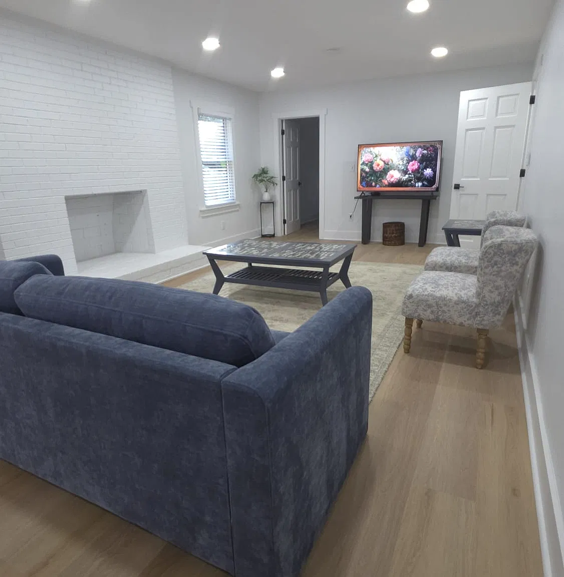 2 bed, 1.5 bath, 1200 sqft, $2,300 — Photo 1