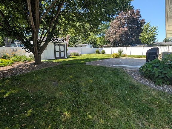 5th image of 509 5th St NE