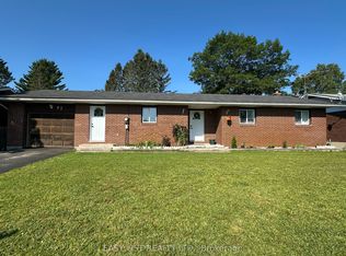 7 Fitz Ave, South River, ON P0A 1X0
