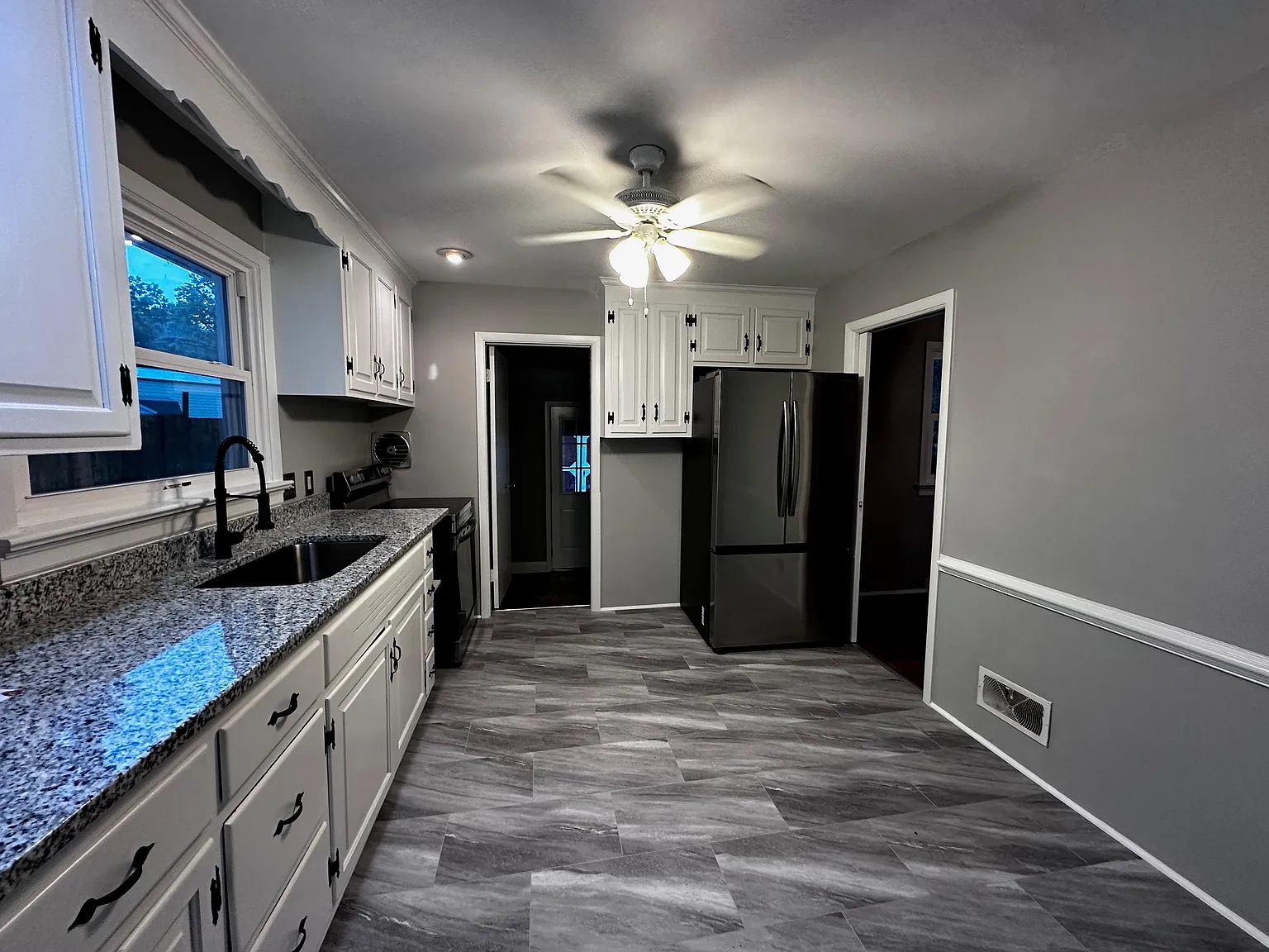 3 bed, 1306 sqft, $2,100 — Photo 4