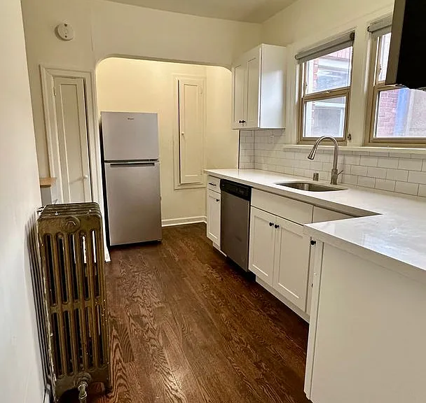 5234 University Way NE — Photo 8