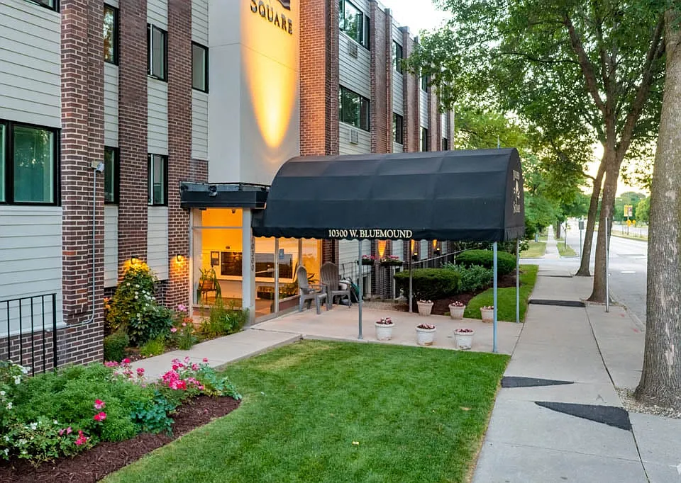 Dolphin Square Apartments