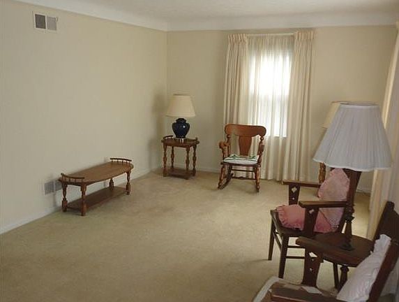 4th image of 4305 Liggett Dr