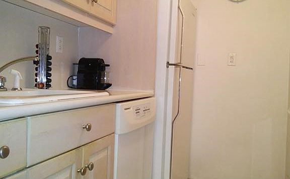 5th image of 177 E Hartsdale Ave APT 6B