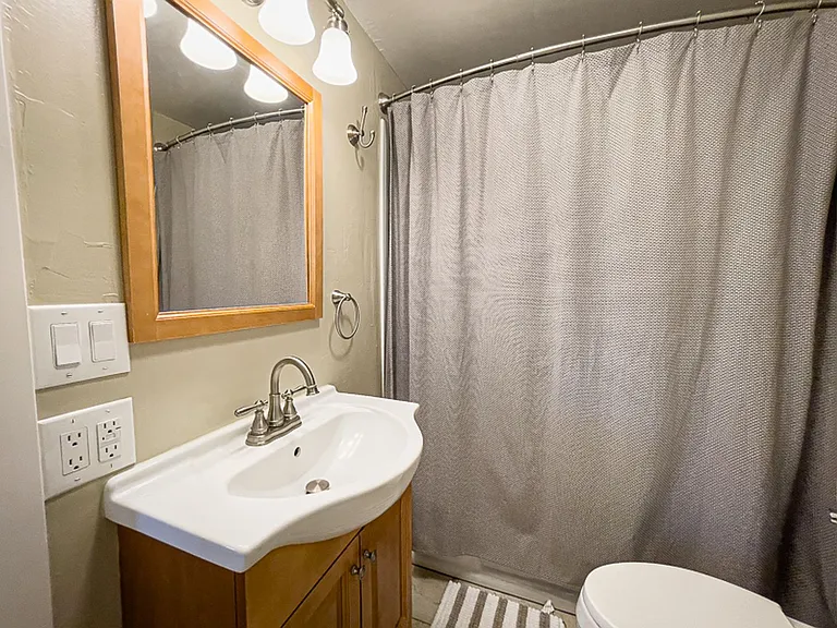 660 N Oregon St — Photo 14