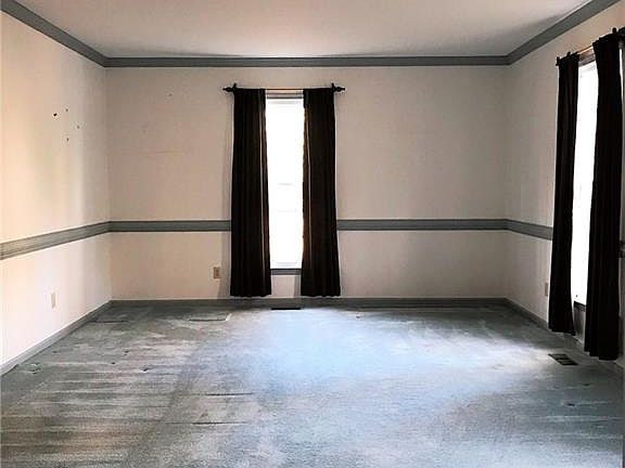 3rd image of 118 Tanbark Ln