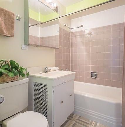 4th image of 3100 N Lake Shore Dr APT 712