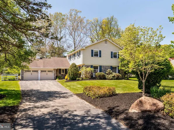 590 Watford Ln, Berwyn, PA 19312