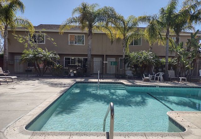 1st image of 2925 Mendoza Dr APT B